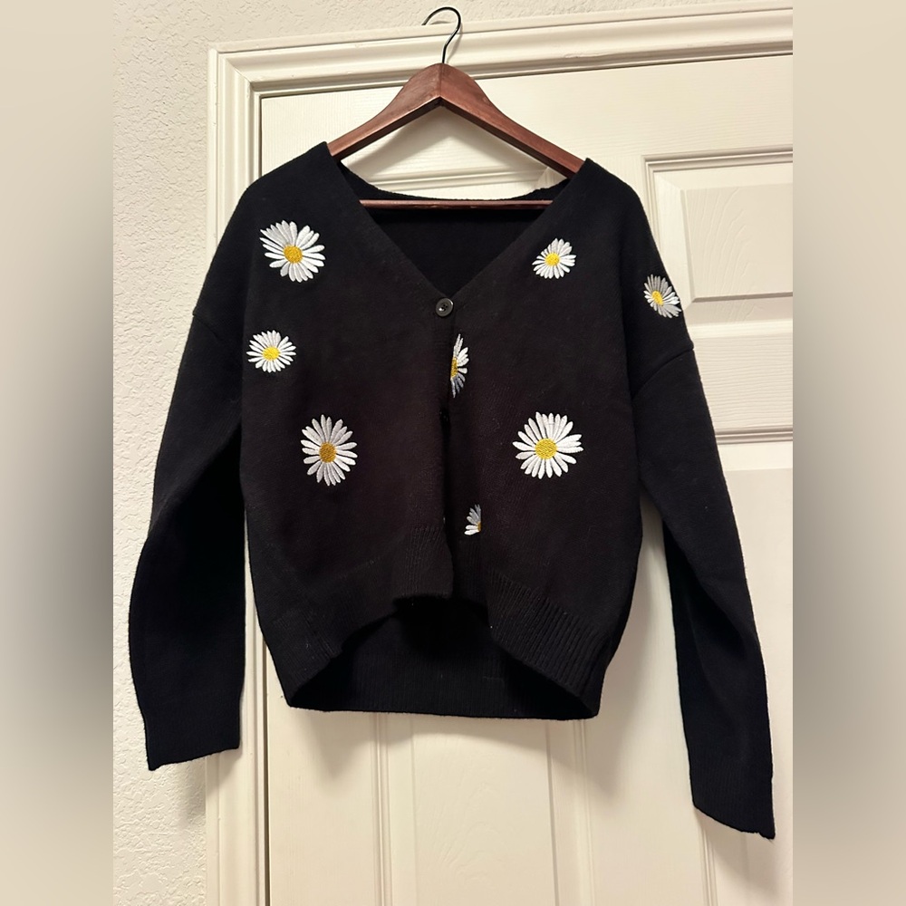 Floral Daisy Knit Cardigan Y2K Long Sleeve V Neck Cropped Daisy, Large - Picture 8 of 11